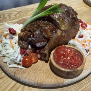 Пражская свиная рулька